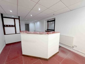 10 Alfred St, Neath to rent Interior Photo- Image 2 of 3