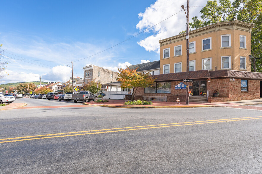 358 Main St, Emmaus, PA for sale - Building Photo - Image 1 of 1