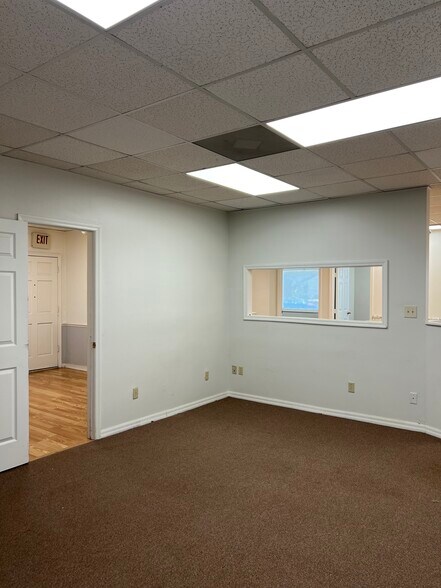 971 Virginia Ave, Palm Harbor, FL for rent - Building Photo - Image 3 of 9