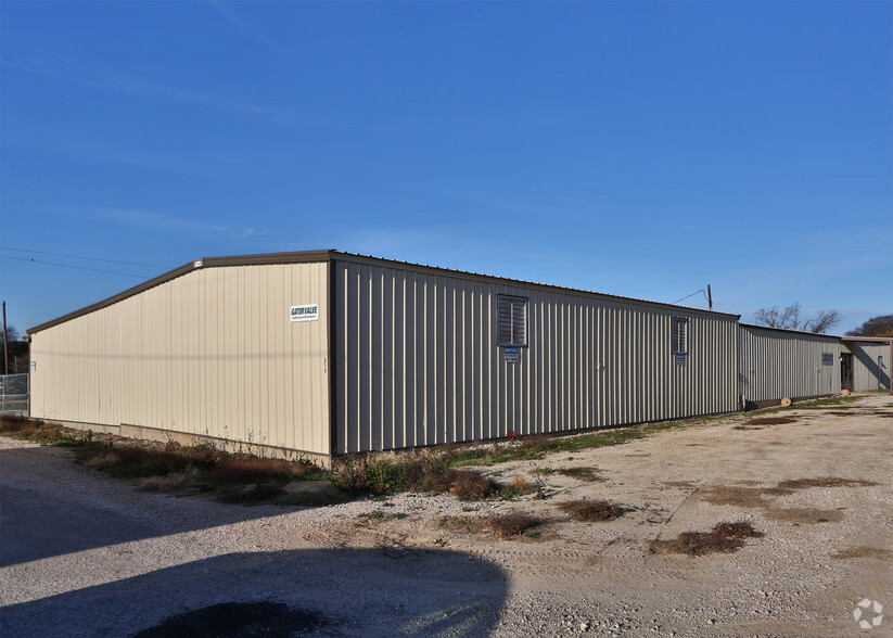 313 W Railroad Ave, Godley, TX for sale - Building Photo - Image 2 of 9