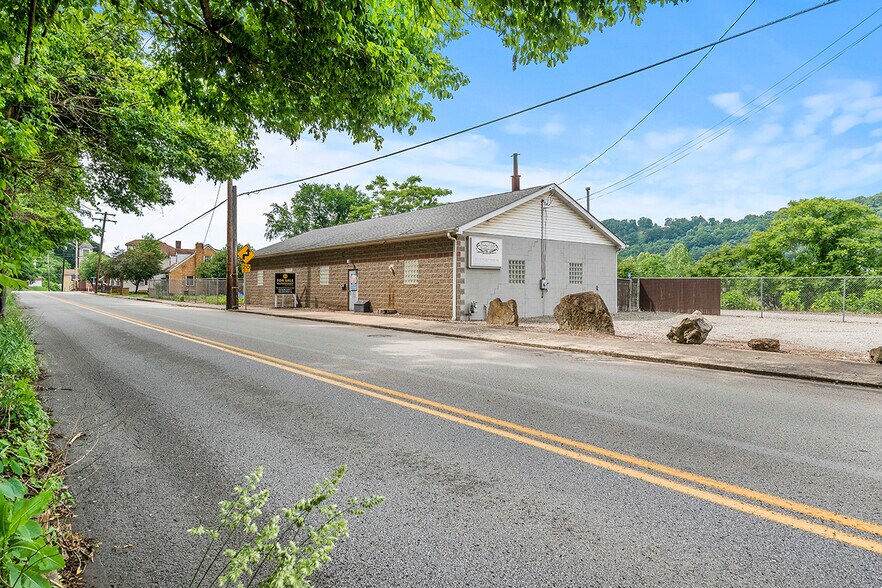 519 E Main St, Monongahela, PA for sale - Primary Photo - Image 1 of 1