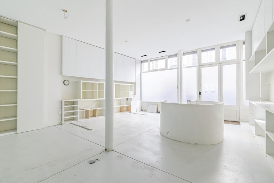 Retail in Paris to rent - Interior Photo - Image 3 of 7