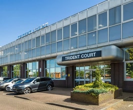 Oakcroft Rd, Chessington to rent Building Photo- Image 2 of 15