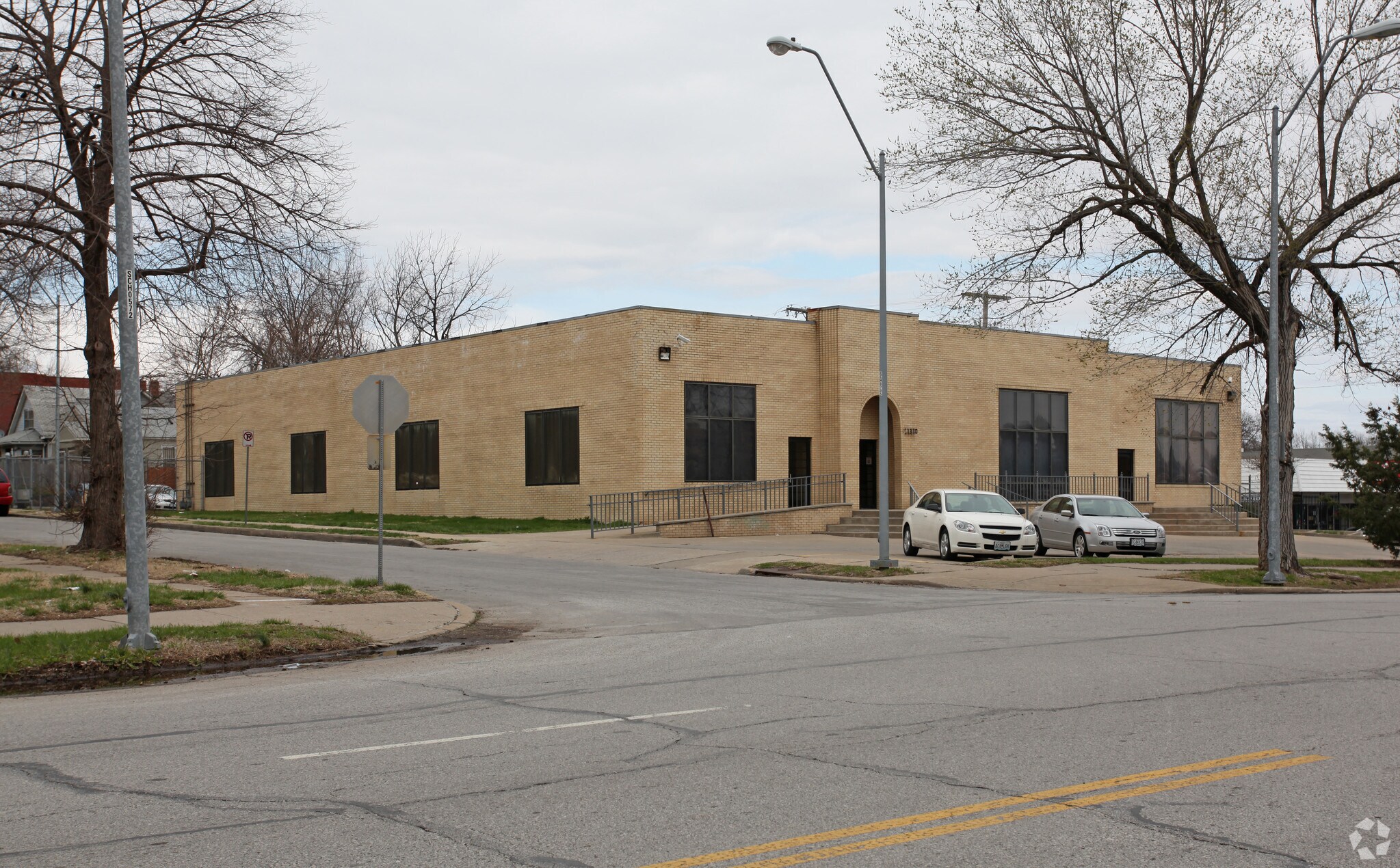 1330 Brush Creek Blvd, Kansas City, MO for sale Primary Photo- Image 1 of 1