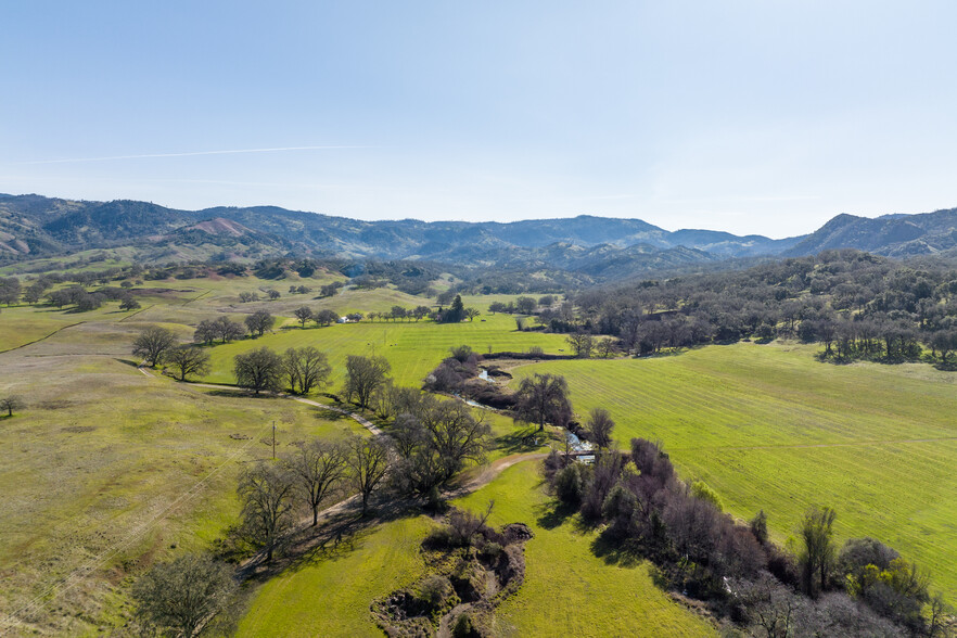 8675 East Road, Potter Valley, CA for sale - Primary Photo - Image 1 of 1