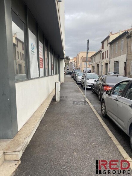 Retail in Aubagne to rent - Building Photo - Image 2 of 8