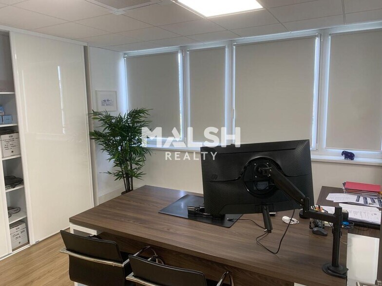 Office in Beynost to rent - Building Photo - Image 2 of 14