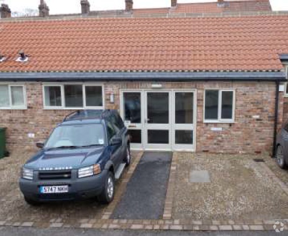 New Row, Boroughbridge for rent - Primary Photo - Image 1 of 1