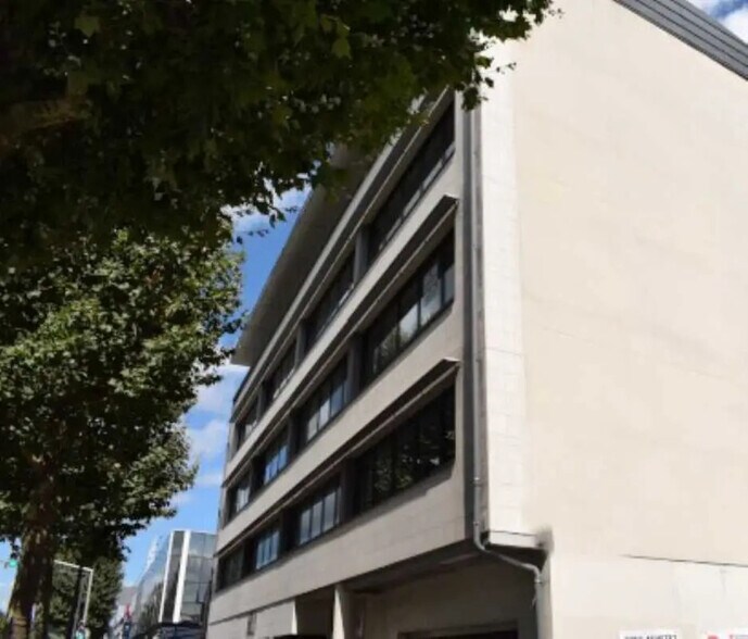 Office in Rouen to rent - Building Photo - Image 1 of 1