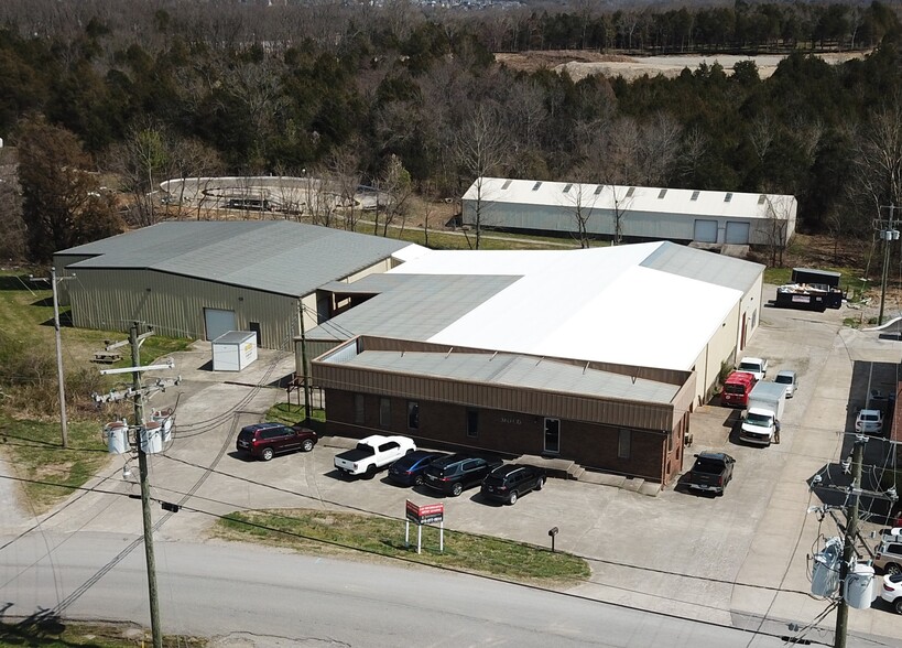 335 Industrial Dr, Mount Juliet, TN for rent - Building Photo - Image 1 of 7