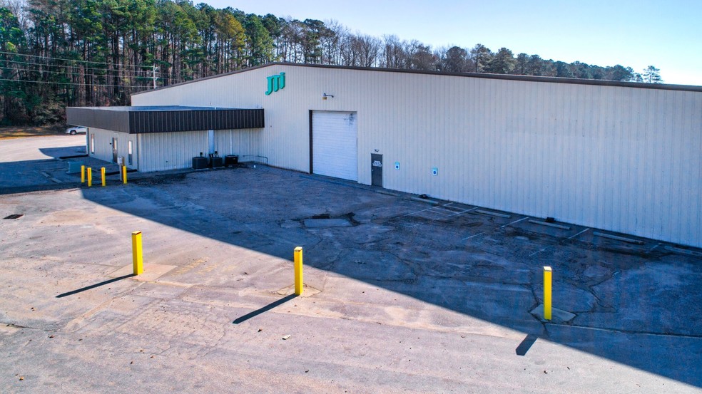 2300 Firestone Pky NE, Wilson, NC for rent - Building Photo - Image 2 of 13