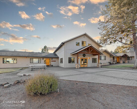 22025 NE Butler Market Rd, Bend, OR for sale Primary Photo- Image 1 of 35