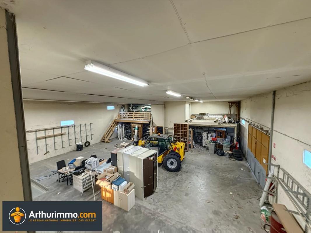 Light Industrial in Bourgoin-Jallieu to rent Interior Photo- Image 1 of 7