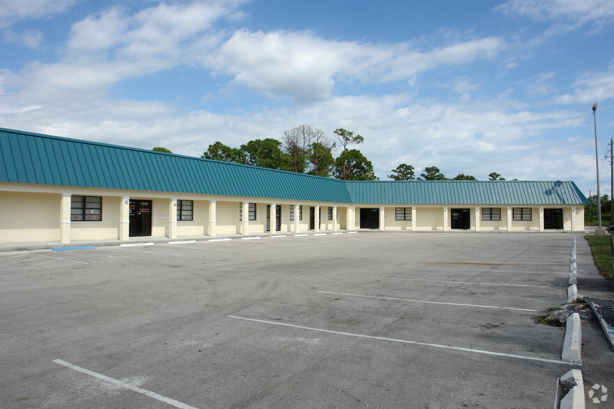 7430-7448 S Us-1 Hwy, Port Saint Lucie, FL for rent - Building Photo - Image 1 of 33