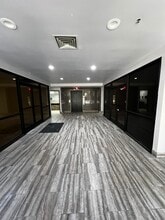 2755-2795 E Desert Inn Rd, Las Vegas, NV to rent Building Photo- Image 2 of 7