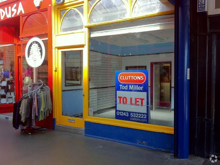 The Arcade, Bognor Regis to rent - Building Photo - Image 2 of 5