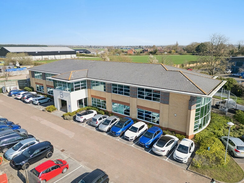 Beechwood, Grove Business Park, White Waltham, Maidenhead to rent - Building Photo - Image 2 of 2