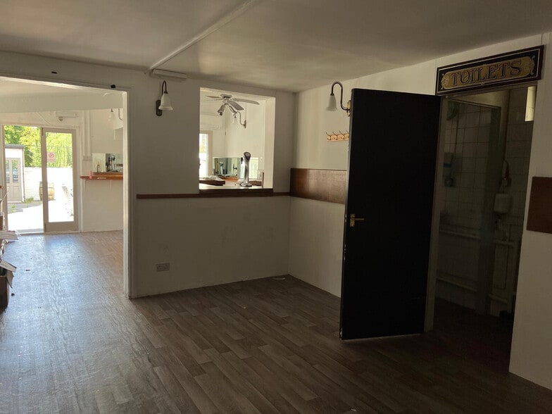 14 Cawnpore St, London to rent - Interior Photo - Image 2 of 5