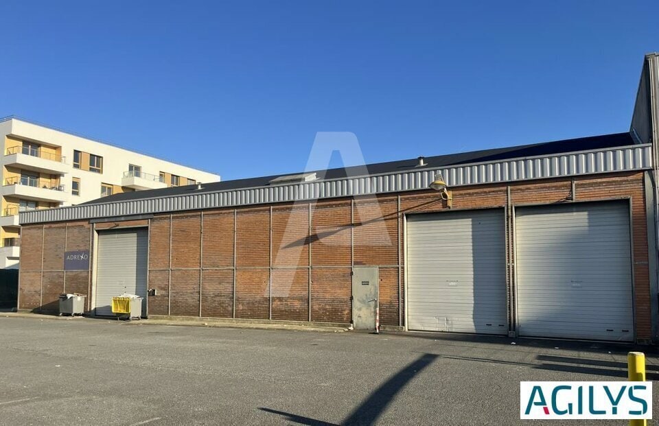 4 Rue Galvani, Massy to rent Building Photo- Image 1 of 12