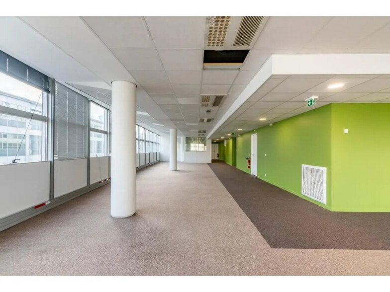 140 Avenue Jean Lolive, Pantin to rent - Interior Photo - Image 2 of 22