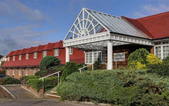 98 Bath Rd, Reading for sale - Primary Photo - Image 1 of 1