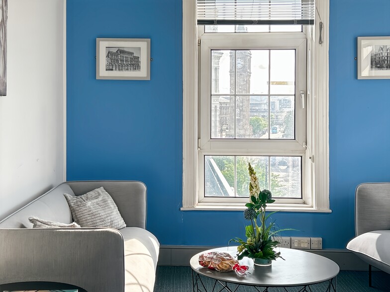 12-16 Bridge St, Belfast to rent - Interior Photo - Image 3 of 10