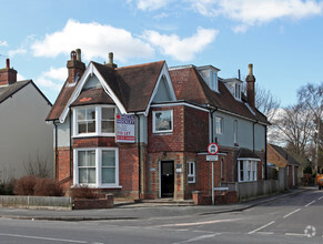 16 Butts Rd, Alton for rent Building Photo- Image 1 of 3