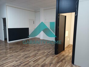 Retail in Cáceres, Cáceres to rent Interior Photo- Image 2 of 5