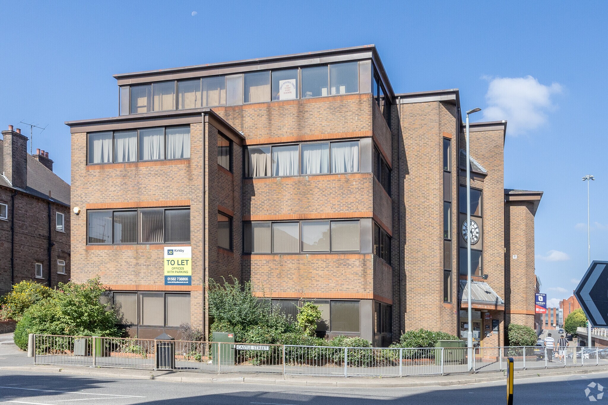 28-30 Victoria St, Luton to rent Primary Photo- Image 1 of 13