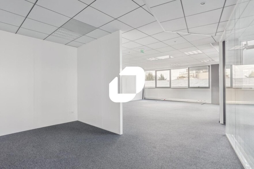 Office in Chelles for sale - Building Photo - Image 3 of 14