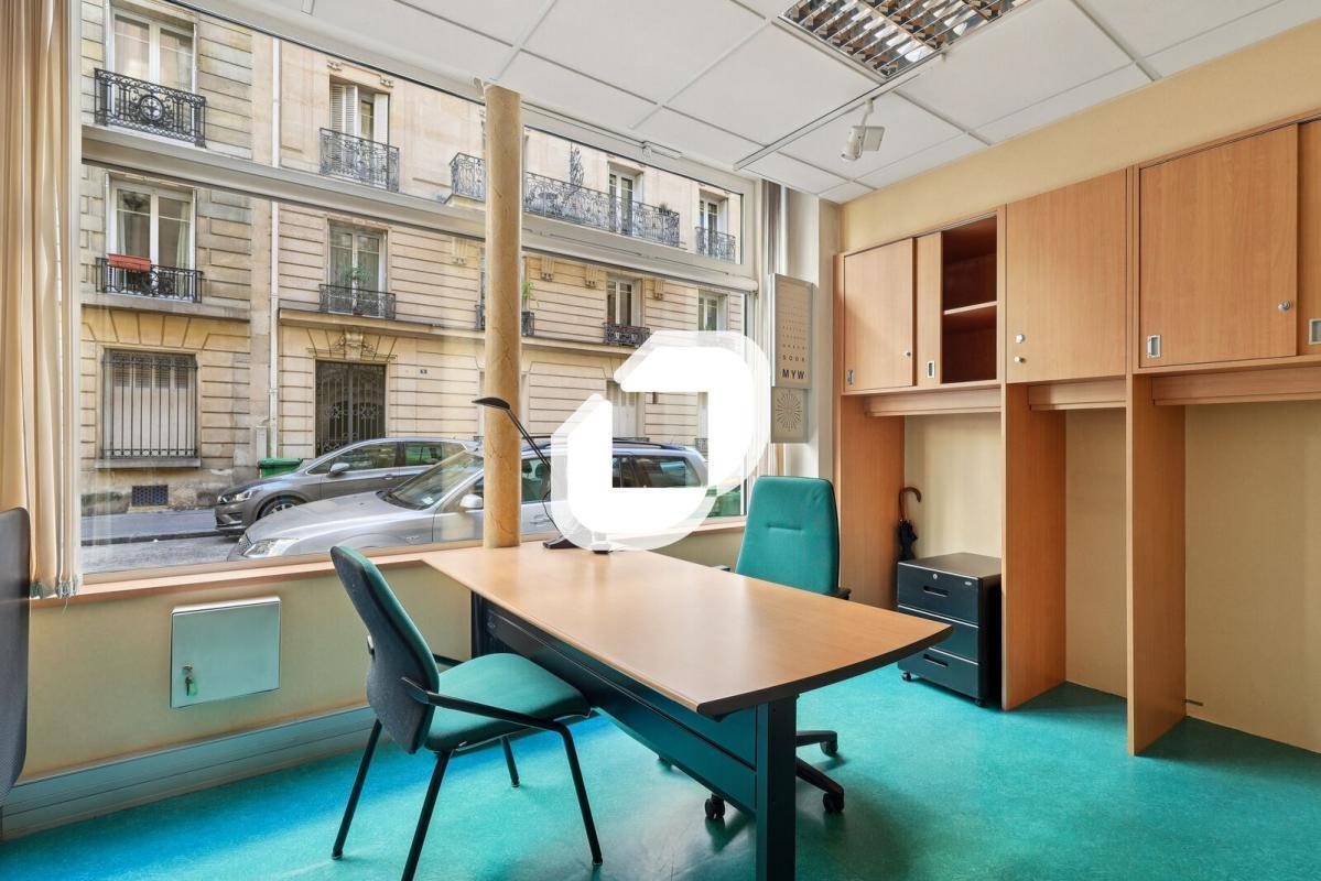 Office in Paris for sale Interior Photo- Image 1 of 14