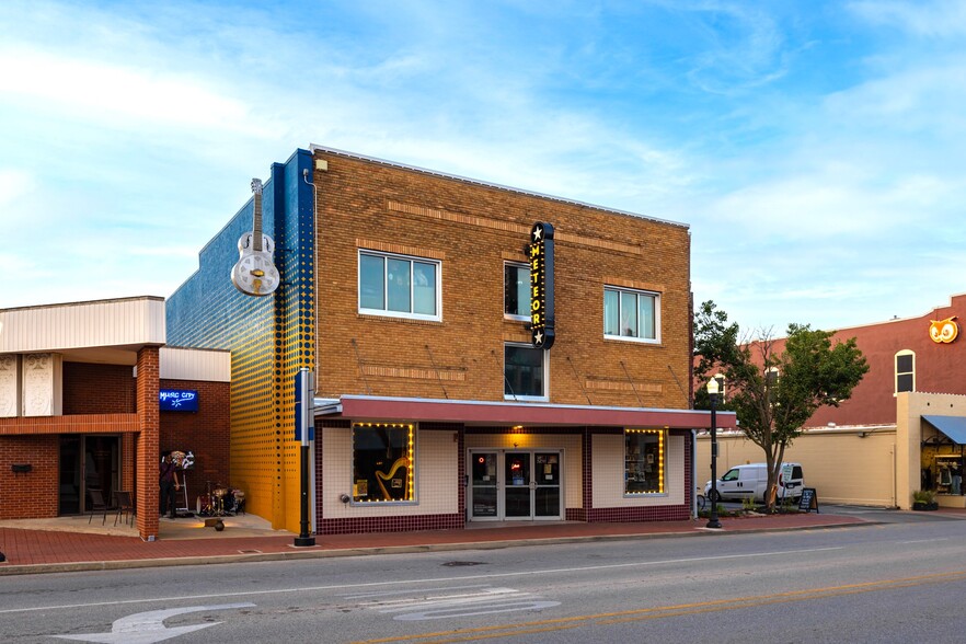 128 W Central Ave, Bentonville, AR for sale - Building Photo - Image 3 of 21