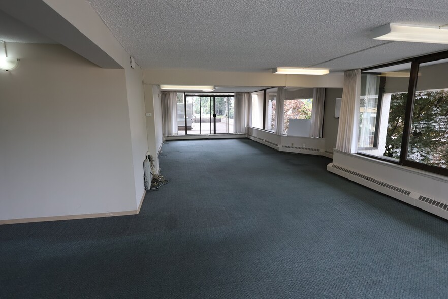 510 Seventh Av, New Westminster, BC for rent - Building Photo - Image 3 of 8