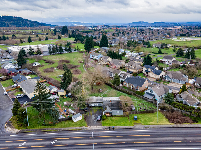 3425 Coburg Rd, Eugene, OR for sale - Aerial - Image 3 of 22