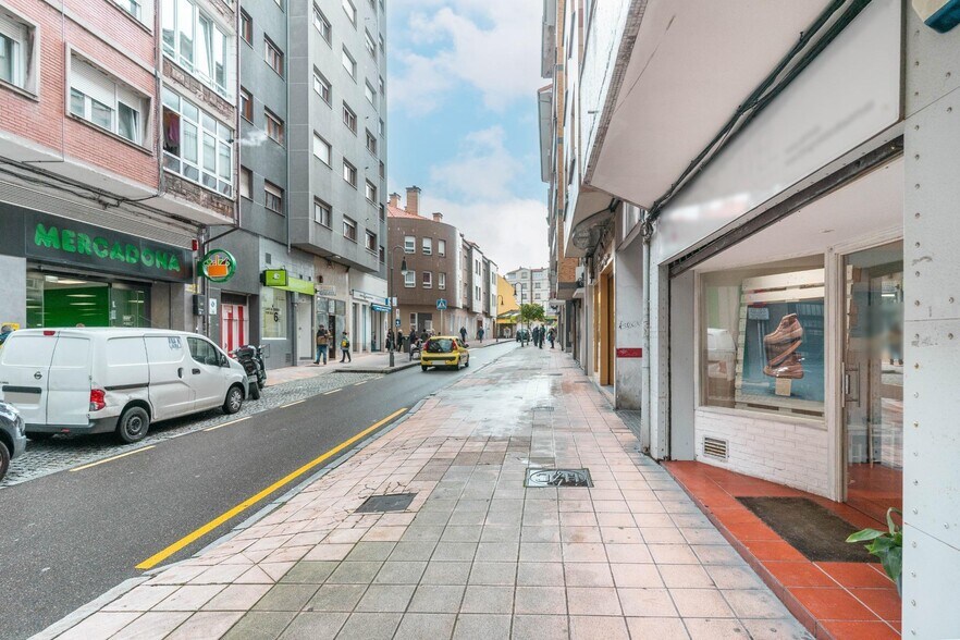 Calle Marcos del Torniello, 19, Avilés, Asturias for sale - Building Photo - Image 2 of 16