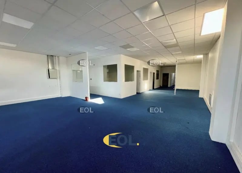 Light Industrial in Bobigny to rent Interior Photo- Image 1 of 18