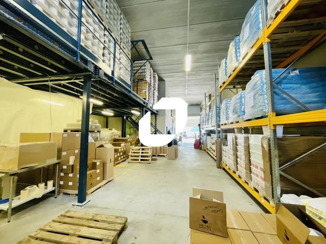 Light Industrial in Brignais to rent Interior Photo- Image 1 of 10