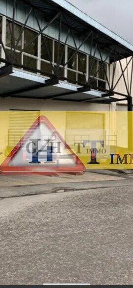 Industrial in Morangis to rent - Building Photo - Image 2 of 3