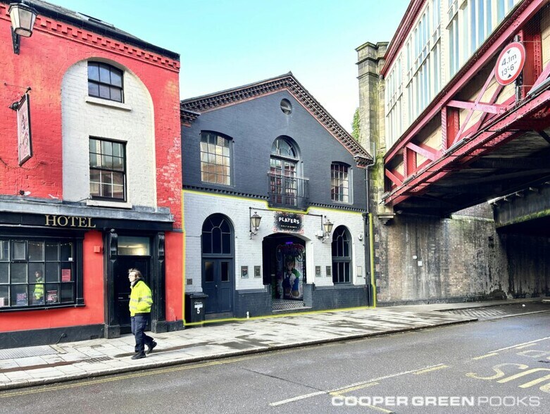 13 Castle Foregate, Shrewsbury for sale - Primary Photo - Image 1 of 1