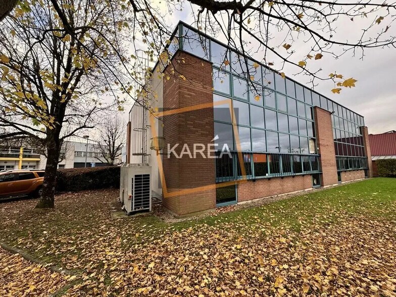 Office in Collégien to rent - Building Photo - Image 1 of 5