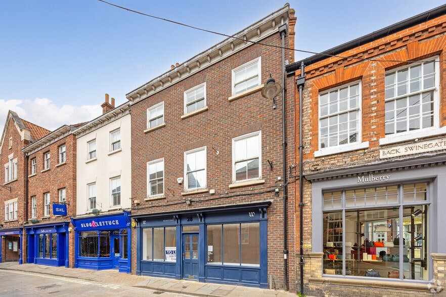 28 Back Swinegate, York to rent - Primary Photo - Image 1 of 3