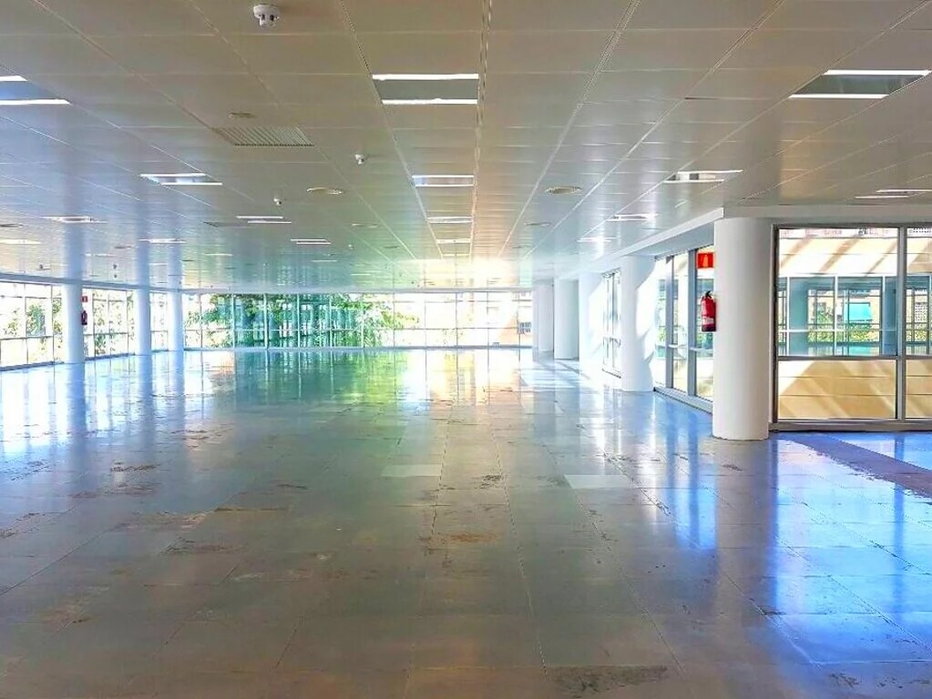 Office in Avinguda Sant Ferran, 38, Cornellà de Llobregat to rent Interior Photo- Image 1 of 5