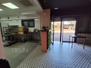 Retail in Santa Perpètua de Mogoda, Barcelona to rent Interior Photo- Image 2 of 18