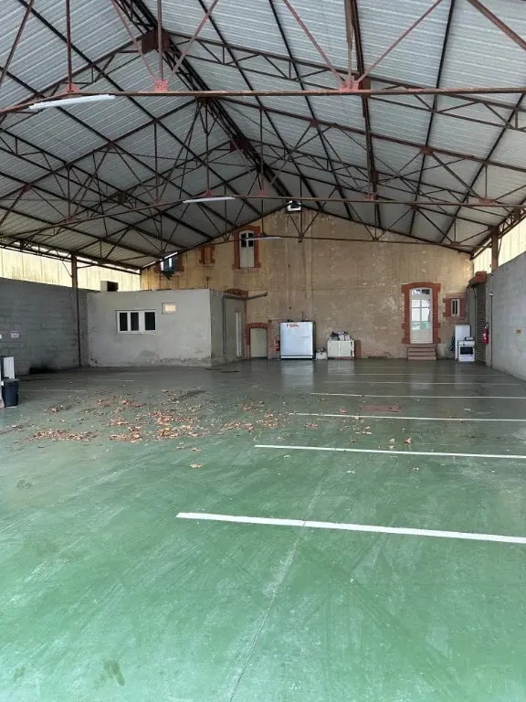 Location Local d'activités 600 m² - Photo 1