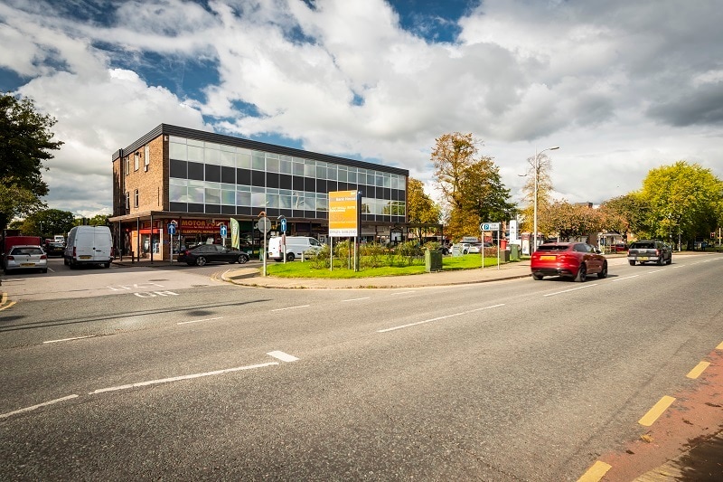 Wilmslow Road, Wilmslow to rent Building Photo- Image 1 of 10