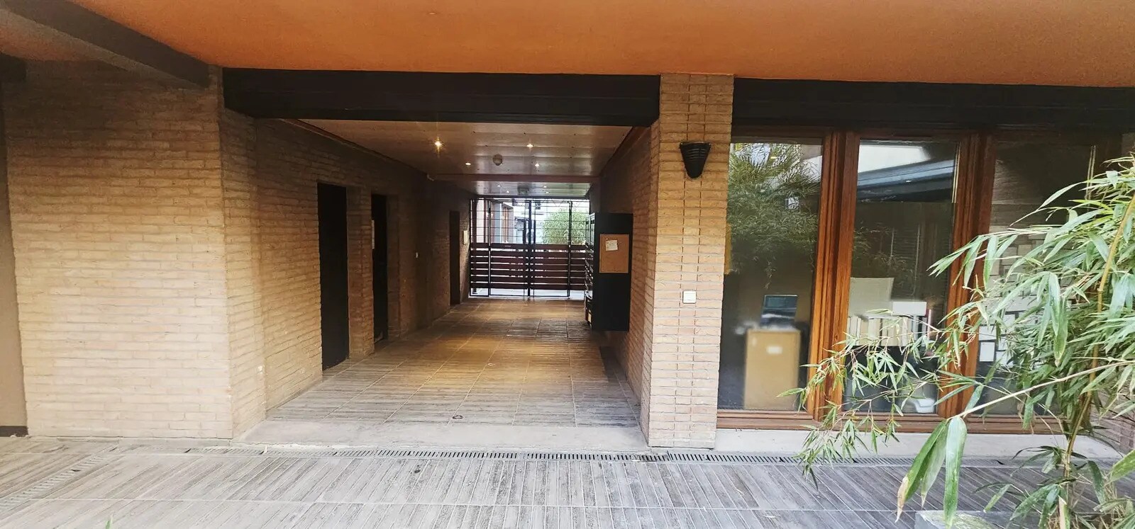 250 Avenue Du Président Wilson, Saint-Denis for sale Lobby- Image 1 of 27