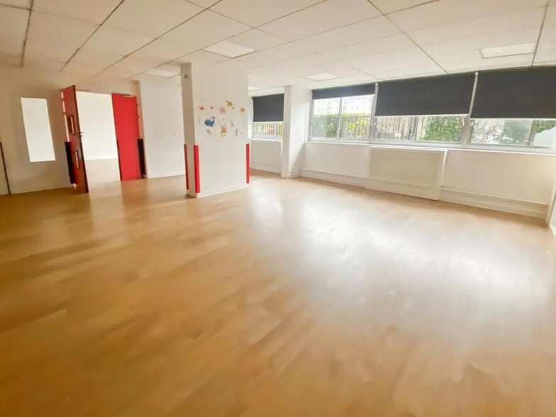 Office in Vincennes to rent - Building Photo - Image 3 of 6