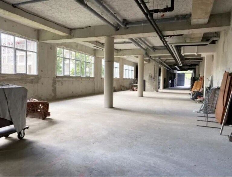 Industrial in Ivry-sur-Seine to rent - Interior Photo - Image 2 of 4