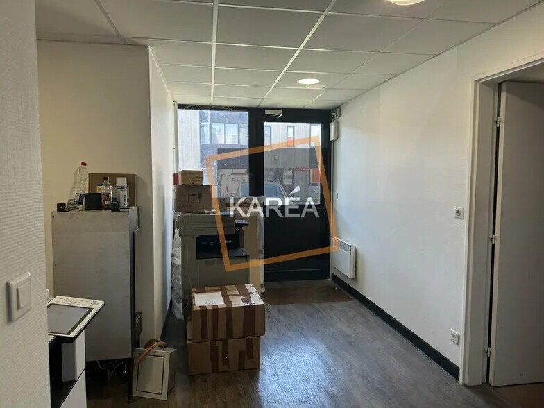 Light Industrial in Collégien to rent - Interior Photo - Image 3 of 5