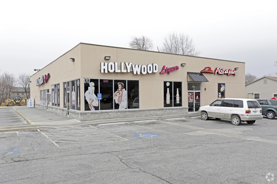 1717 W Walnut St, Rogers, AR to rent - Primary Photo - Image 1 of 3